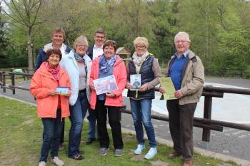 Volksradfahren der CDU - Strahlende Gewinner und Organisatoren (v.li.): Erika Neubaur, Christian Liebrecht, Heike Görder, Michael Biermann, Hannelore Hellinger, Karin Ehlebracht und Reinhard Eickmeyer.