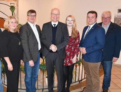 50 Jahre CDU-Stadtverband Lage  ein runder Geburtstag wird gefeiert - (v.li.) Svetlana Begemann (Schatzmeisterin des CDU-Stadtverbandes Lage), Michael Biermann (CDU-Stadtverbandsvorsitzender), Ralph Brinkhaus (Vorsitzender CDU-/CSU-Bundestagsfraktion), Esther Engelke (Mitgliederbeauftragte des CDU-Stadtverbandes Lage), Lars Brakhage (CDU-Kreisvorsitzender) und Gerd Lütge (stv. CDU-Stadtverbandsvorsitzender).